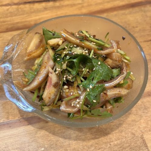 キュウリと豚耳の和え物