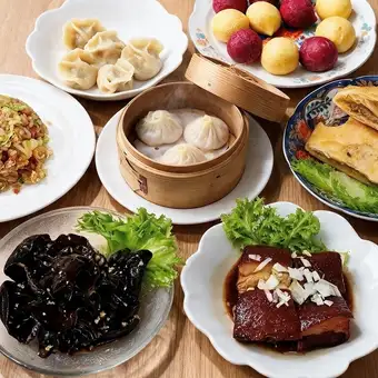 【大満足　福宝人気メニュー満喫コース】名物中国パイや小籠包、醤油炒飯、デザートまで