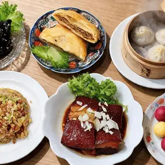【２H飲み放題付　福宝人気メニュー満喫コース】名物中国パイや小籠包、醤油炒飯、デザートまで