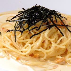 Spaghetti with sea urchin cream