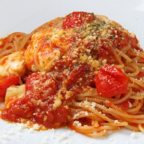 mozzarella and tomato pasta