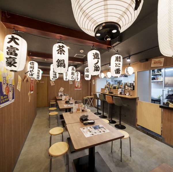 We have counter seats available, perfect for those who want to relax and enjoy a drink by themselves.It's conveniently located just a 5-minute walk from Nagano Station, so it's perfect for chatting with colleagues after work or going on a date. Please feel free to drop by! We look forward to seeing you!