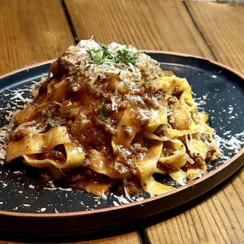 和牛とポルチーニ茸のボロネーゼ　フェットチーネ