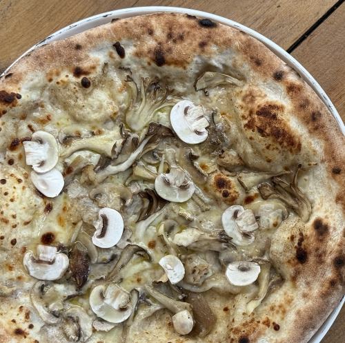 Pizza Quattro Funghi / クワトロ フンギ