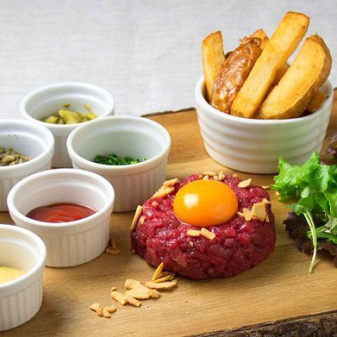 パリの人気肉ビストロ