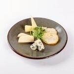 3種チーズの盛り合わせ