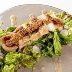 炭火チキンの蜂蜜マスタードサラダ