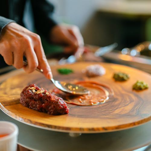 初めてのおいしさに出合う、馬肉タルタル体験