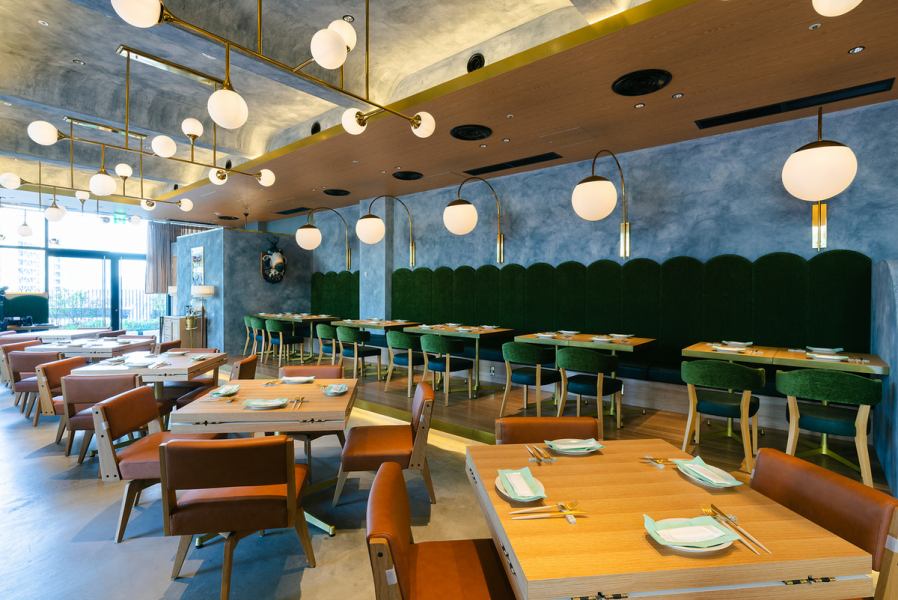 Sacree Fleur, a meat bistro from Paris, opens its first store in the Kansai region.Sacré Fleur is a famous French bistro with its main store in Paris, France.There are private rooms with an adult atmosphere at the back of the restaurant.For a variety of occasions, such as girls' nights, group dates, business entertainment, meetings, year-end parties, New Year's parties, welcome parties, farewell parties, etc.