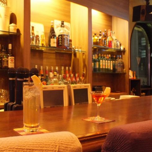 翌5時まで営業中!クーポンでカラオケ付き飲み放題2,500円から!