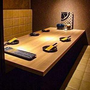 <p>【個室】4～25名様での個室やフロア貸切に対応！少人数様～大人数様まで多様にお使い頂ける個室もご用意しております。</p>