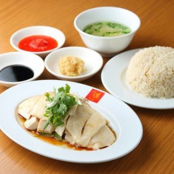Steam chicken rice (one serving) with aromatic rice and soup
