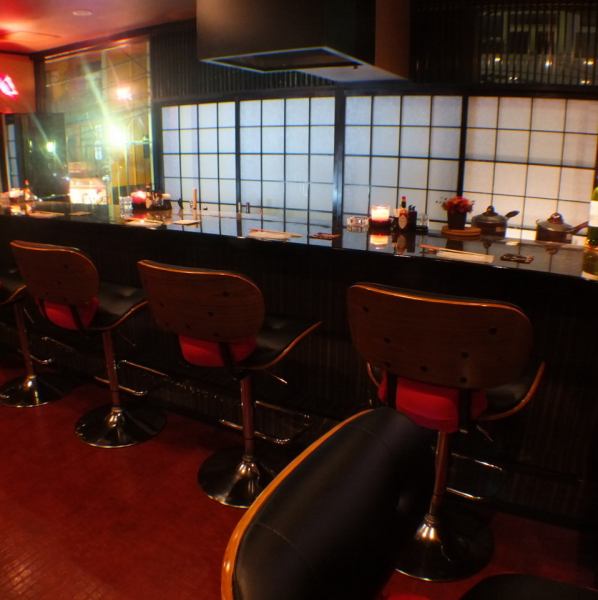 Popular counter seats for couples.In the night, the candle shakes, giving an adult-like atmosphere.Not only can you enjoy freshly baked dishes in front of the window that feels a sense of liberation, but also as a bar to enjoy alcohol.You can feel free to stop by.