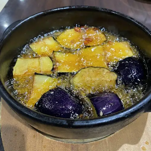 茄子とアンチョビのアヒージョ