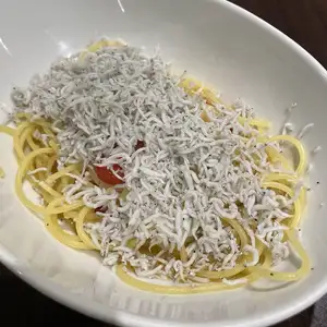 しらすだらけのペペロンチーノ