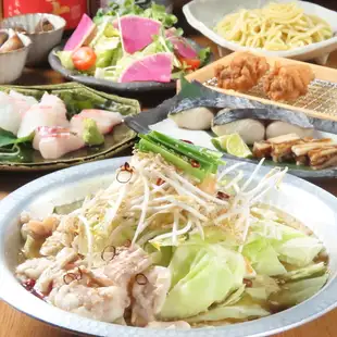 【经典神乐套餐】包含我们的特色内脏火锅、柚子酱烤马鲛鱼等！共7道菜，含90分钟畅饮，5500日元。