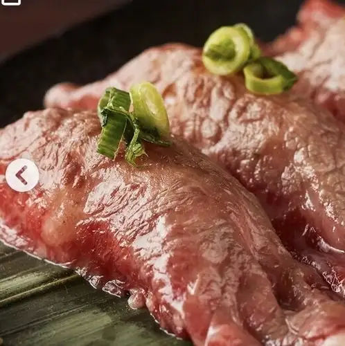 あか牛炙りにぎり(2カン)