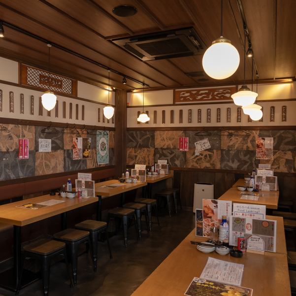 [Spacious space] Our restaurant can be reserved for up to 60 people, so please feel free to contact us if you would like ♪ There is a table and one person that can be used for banquets in a more spacious store We also have counter seats that you can use! You can use it according to the number of people and the scene ☆
