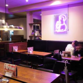 Perfect for a variety of occasions, such as girls' parties, anniversaries, and banquets.