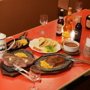 おひとり様での気軽なお食事や、お仕事帰りのちょっとした飲みの席として座りやすいカウンター席を3席ご用意しております◎ボリューム満点のお肉料理＆美味しいお酒で、疲れを癒し明日への活力をチャージしてください！