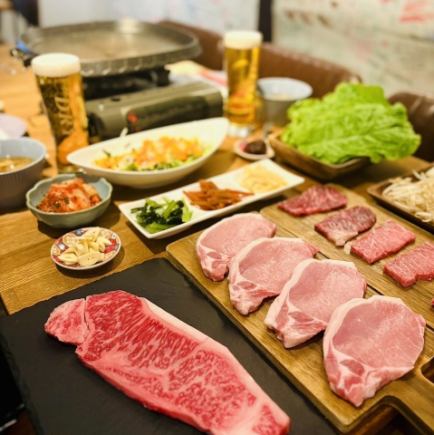 【忘年会におすすめ!】《飲み放題付コース》2名様~◎黒毛和牛サーロイン&九州豚ステーキコース