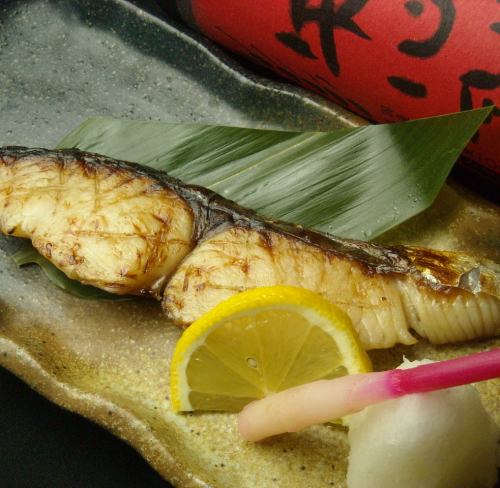 Saikyo-zuke grilled mackerel
