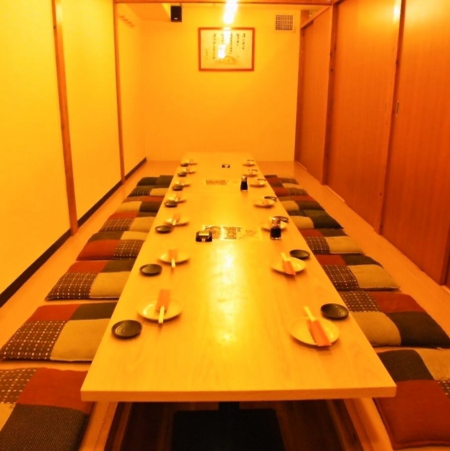 Perfect for various banquets! We have a private room with a sunken kotatsu table that can accommodate up to 24 people.