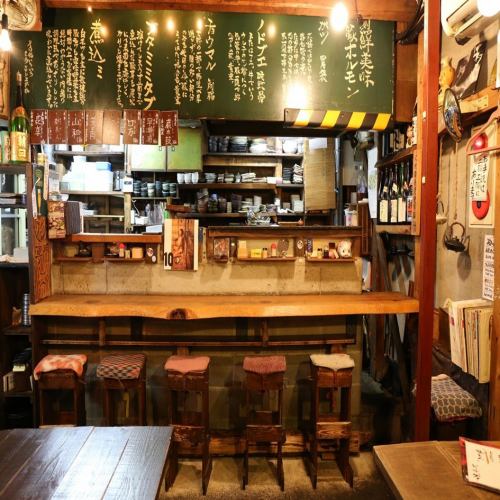 【1st floor】 Popular bar in the shop full of feeling, popular for one person drinking ...