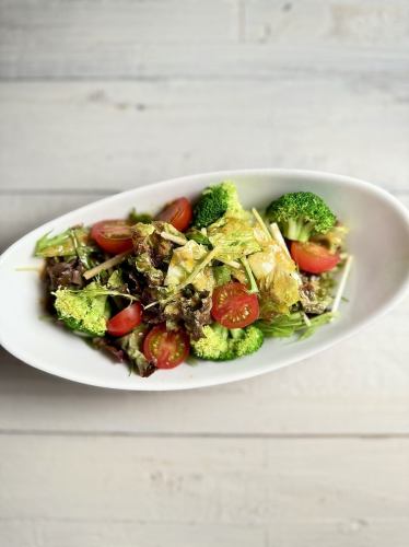 彩り野菜のグリーンサラダ