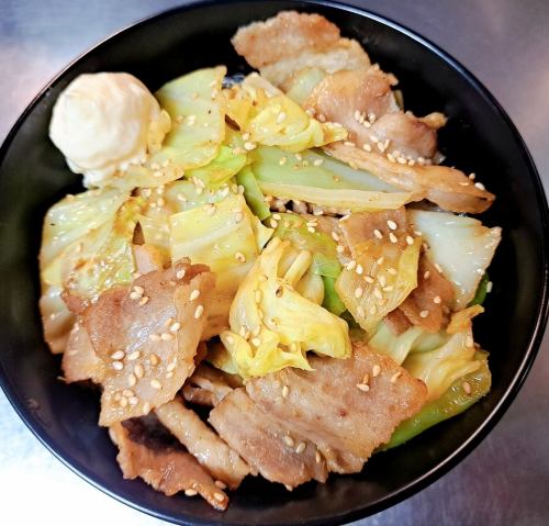 Pork bowl (grilled pork or ginger pork)