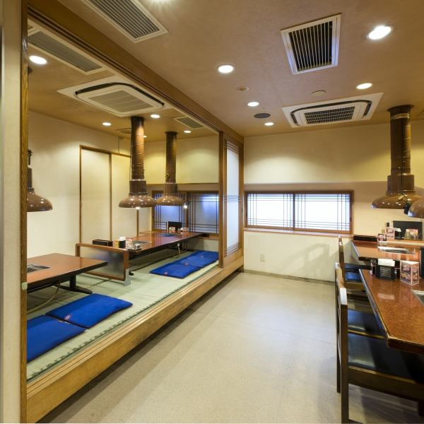 全席広々としたテーブル席。肉食系の盛り上がる飲み会にぜひご利用ください♪