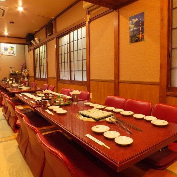 There is a private room banquet hall that is located on the second floor.Guests can use private rooms from 12 guests and can use up to 40 people! Because it is spacious Japanese style room, you can relax and enjoy your meal slowly.We are waiting for your reservation.