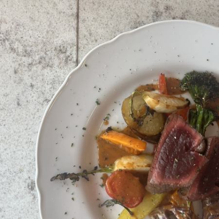 群馬県天然日本鹿のロティ　ポワブラードソース