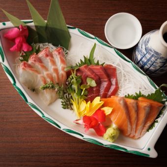 Specialty fresh fish sashimi platter of three kinds