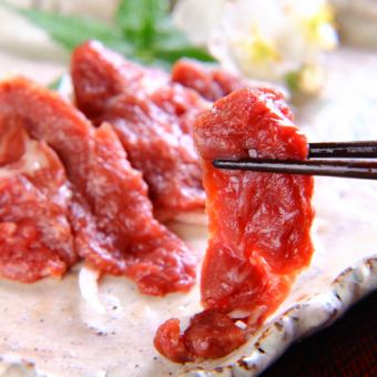 Kumamoto specialty raw horse sashimi