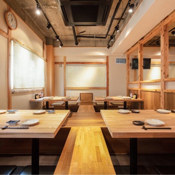 【House style outing at the entrance of the shoes】 Please spend relaxing as if you came home ♪ It is a space full of warmth of wood.Since table seats are digging, you can relax by stretching your feet! Of course you can respond to any scenes such as small party drinking party, friends, couple etc