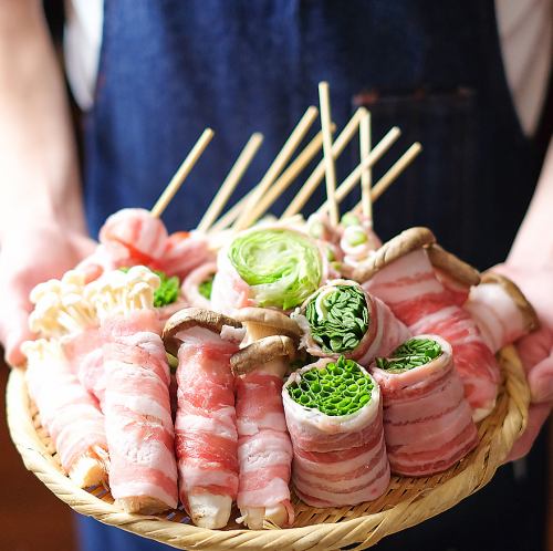 Specialty! Meat-wrapped vegetable skewers