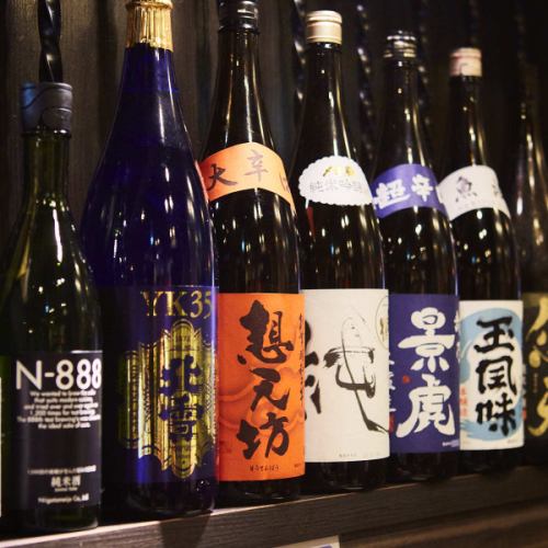 常備有30種日本酒，包括季節酒和新潟限定酒。