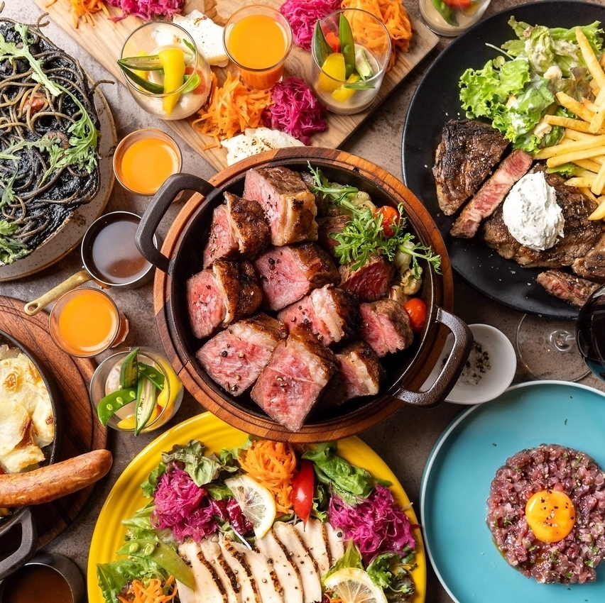 久茂地タイムズビル１階。プライベートでも大人数でも利用できるGRILL＆BAR！