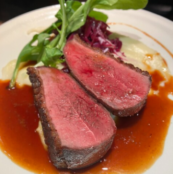 マグレ鴨のロースト　オレンジソース