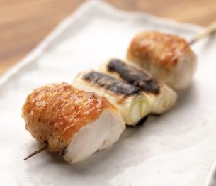 むね皮串（シオ・挽き立て黒コショー）