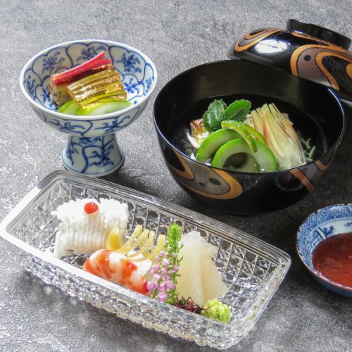 先付け、お椀、お造り