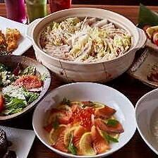 【豪华套餐】可以尽享Uokkei推荐菜肴的套餐,共10道菜+2.5小时无限量畅饮,5,500日元(含税)