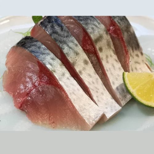 Raw mackerel from Tosashimizu, Kochi Prefecture, with the nerves removed