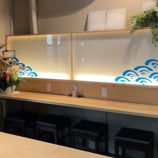 カウンター席もご用意しております。