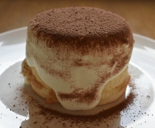 [Limited Quantity] Tiramisu Chiffon Cake [Drink +700 yen (tax included)]