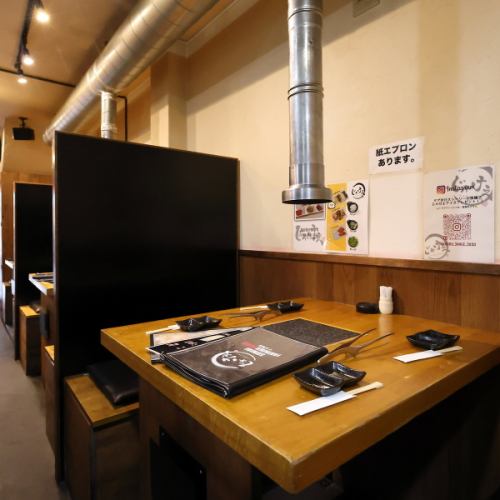 ４名様テーブルを5卓ご用意しております！お一人様から団体様まで幅広くお受けしておりますので、お気軽にご来店ください♪忘年会や女子会などの団体様の予約もお待ちしております！！！