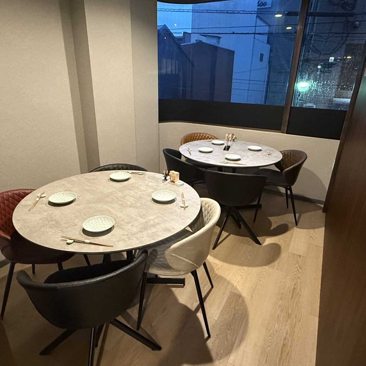 [Opening September 21st] We have semi-private rooms where you can dine at your leisure.