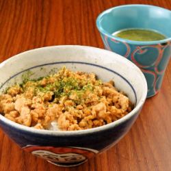 Minced Chicken Rice Bowl (with soup)