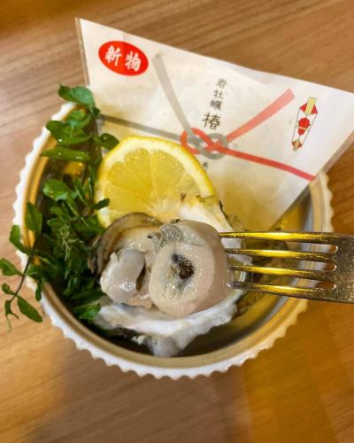 #岩牡蠣 #Goto #山茶花 #白酒蒸

🗣️“品牌牡蠣，山茶花🦪，好肥美~🫶🏻✨”

你好✨這是#Reali☺️
感謝您今天來訪💓

現在，Reali 的季節已經到來。
後藤品牌岩牡蠣「椿」現已進貨！
其特點是肉質厚實、味道鮮美、口感好。
夏季的山茶花尤其具有濃鬱的乳香味。

又大又肥的牡蠣
這次是用白酒蒸煮的🤲🏻✨
蒸得盡量半熟。
可以享受收縮較少的樂趣😆
由您自行決定
生牛肉片、阿吉洛、義大利麵、披薩
現已推出👨🏻‍🍳

請藉此機會享受長崎五島的恩惠。
請盡情享受💓

店鋪資訊🔍
週日、每月第二、第四個週一休館
僅週五午餐時段休息

午餐營業📢
・11:30 開園 - 15:00 閉園
（最後點餐時間為 14:00）
✍🏻菜單
時令麵食可供選擇
・義大利麵午餐 1000 日圓～ 共 2 種
（逗意麵）

・午餐 1600日圓～共4種
（開胃菜義大利麵甜點
咖啡或茶）

・B午餐 2200日圓～共5種 ☜ 推薦☆
（開胃菜麵食主要魚或肉
Dolce（咖啡或茶）

・C午餐 3200日圓～共7種
（娛樂冷開胃熱開胃麵食
主魚、主肉、甜點、咖啡或茶）

其他午餐也可以點菜🍴


晚餐📢
・營業時間為17:00～22:00
（最後點餐時間為 21:00）
點一杯飲料🥂
✍🏻菜單
採用時令食材製成
・6道菜短期套餐，以肉或魚為主
5500日圓～（含稅）

採用時令食材製成
・全套課程共7項
6000日圓～（含稅）☜推薦☆

・特別套餐～需預約～
主廚精選套餐，共7道菜
¥10000- 含迎賓飲品
其他可點菜

⚠︎ 根據顧客店鋪情況，可能會更快。

***********
☎︎095-842-5125
辣椒的描述
Hamaguchi Italian Bar Reali 和搜索 🔎
您也可以接受Instagram DM 🙆🏻‍♀️
***********

#長崎
#長崎美食
#濱口鎮
＃意大利
#休閒意大利語
＃肉
＃菜餚
#肉麵食
#有肉麵食的餐廳
＃海鮮
#海鮮意大利面餐廳
＃海鮮意大利面
#海鮮意麵很好吃
#紅門是地標🚪
#真實